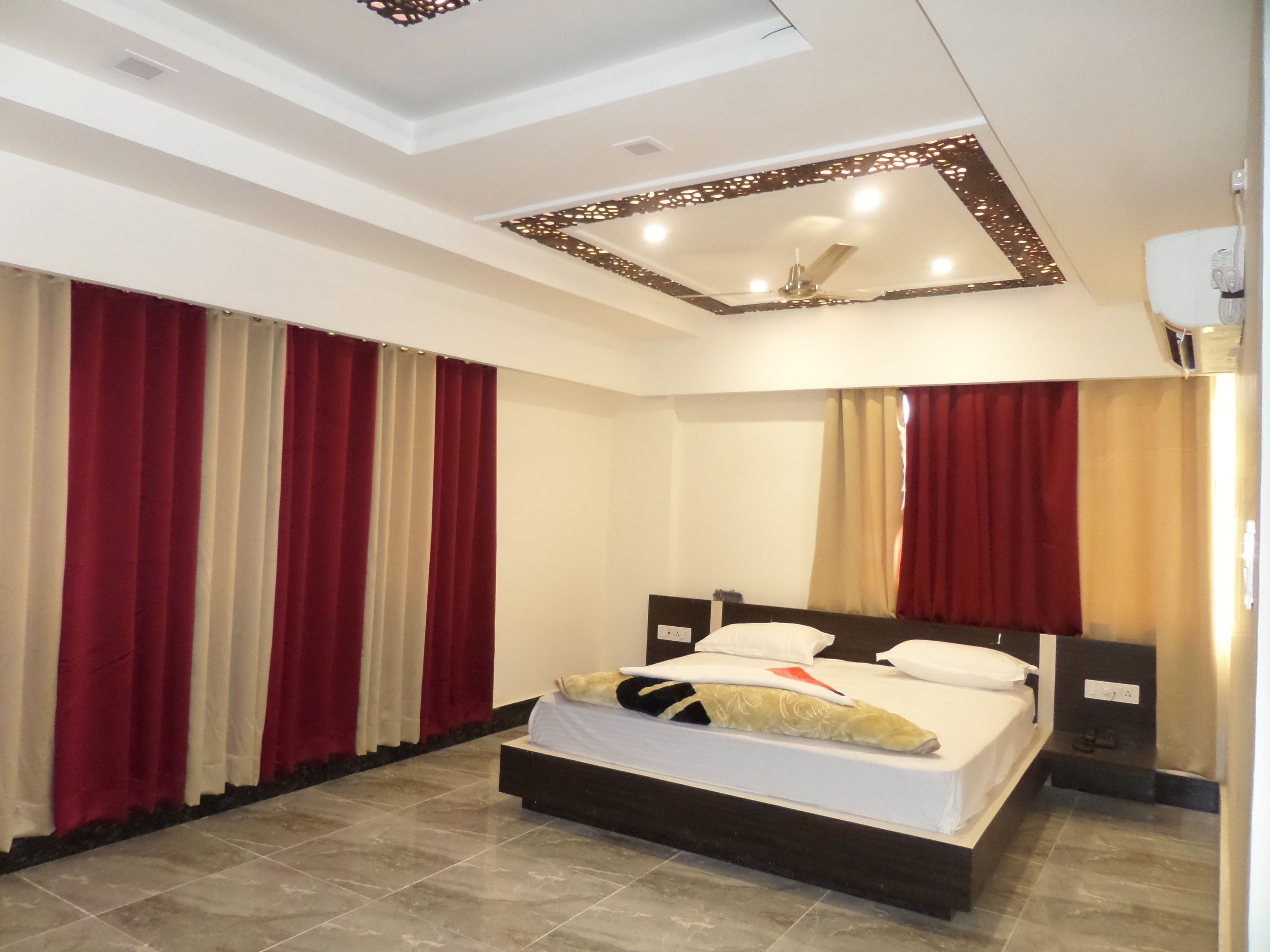 1 bedroom, premium bedding, pillow-top beds, in-room safe