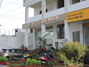Front of property - Hotel Rajmahal Roorkee (Roorkee)