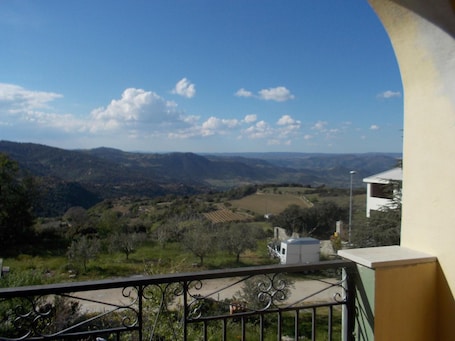 Balcony. Sa 'E Jana