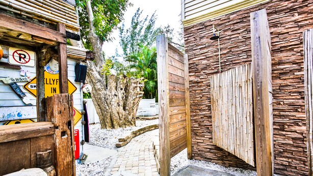 Nhà Cao cấp | Phòng tắm | Bồn tắm và buồng tắm vòi sen riêng, bồn tắm ngâm, máy sấy tóc, khăn tắm 