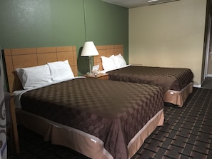 Room, 2 Double Beds | Desk, rollaway beds, free WiFi, bed sheets - Princess Motel Maryville (Maryville)