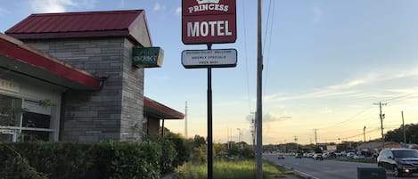 EntrĂ©e de lâhĂ©bergement