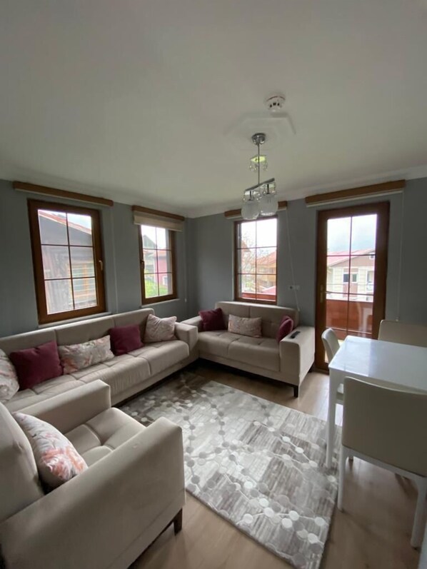 1 bedroom, premium bedding, desk, iron/ironing board