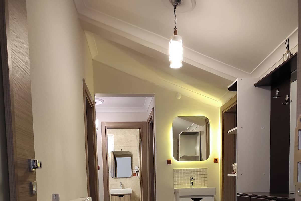 1 habitación, ropa de cama de alta calidad y escritorio