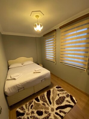Appartement familial, 1 lit double et 1 canapé-lit | Literie de qualité, bureau, fer et planche à repasser