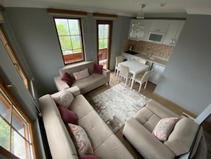 Familienapartment, 1 Doppelbett und Schlafsofa | Hochwertige Bettwaren, Schreibtisch, Bügeleisen/Bügelbrett