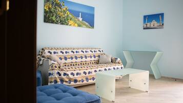 Suite | Area soggiorno | TV LCD 17 pollici con canali digitali, TV