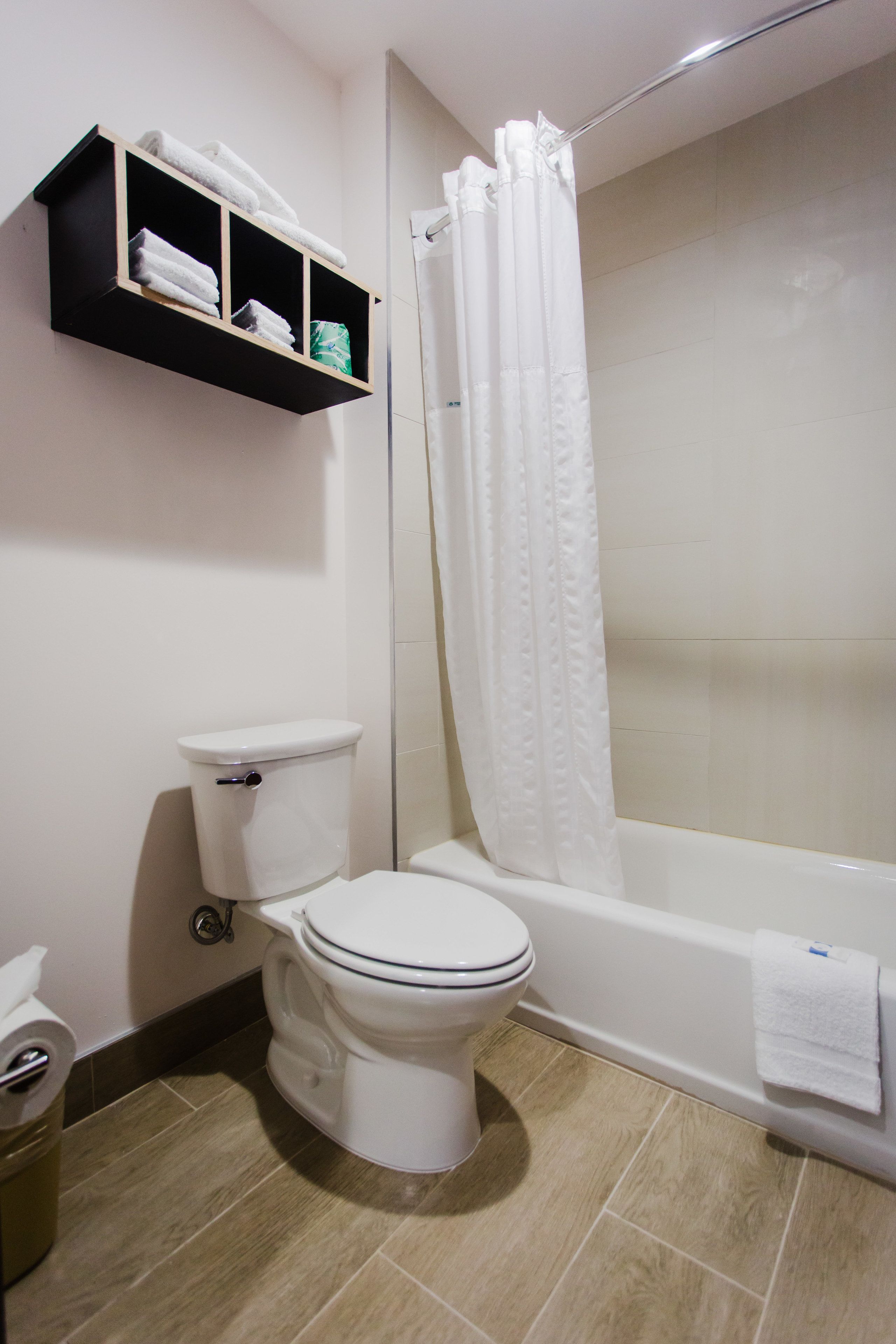 combined shower/bathtub, deep-soaking bathtub, free toiletries