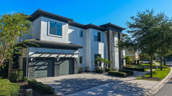 Exterior - Bright Chic Oasis with Private Pool and Spa at Reunion (Kissimmee)