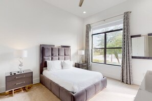 7 slaapkamers, een strijkplank/strijkijzer, wifi, beddengoed