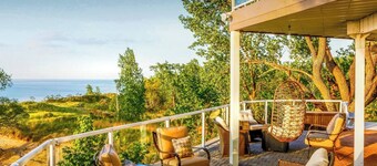 Beachfront Villa + Addition, Skyline views, Hot Tubs, Luxury Smart Home