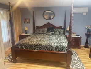 5 habitaciones, escritorio y tabla de planchar con plancha 