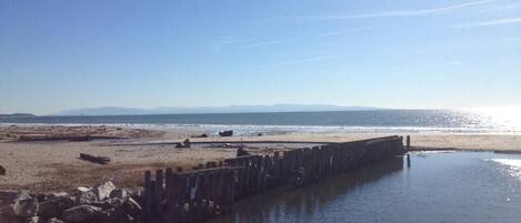 Beach nearby, sun-loungers