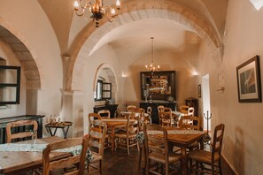 Restaurant - Meson Real de la Plata (El Marques)