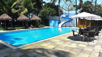 Outdoor pool, pool loungers