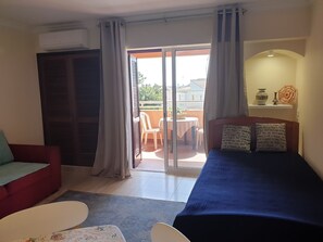 Interior - Sea View Apartment with Swimming Pool -  Beach, Old Town, Strip - 10 min walk (Albufeira)