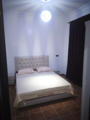 1 Schlafzimmer, Bügeleisen/Bügelbrett