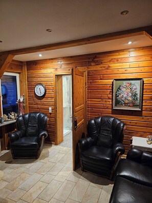 المنشأة من الداخل