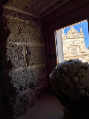 Minibar, coffres-forts dans les chambres, ameublement personnalisé