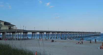 ¡Nuevo para 2018! 4 habitaciones a pocos pasos de la playa, el muelle y todo lo demás.