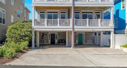 Pier Perfect. A 4 bedroom just steps to the beach, pier, and everything else!