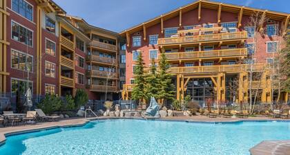 Village #2416 - White Mountain Lodge 1 Bedroom/ 1 Bath Just Steps To Gondola!