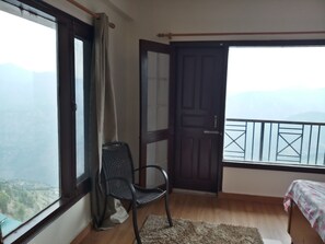 Interior - 3 BHK, Luxurious Homestay Apartment with Secure Parking (Mashobra)