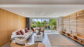 Smart TV, chimenea, tenis de mesa y libros