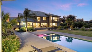 Pool - Private Sonoma Vineyard Estate: Modern Villa + Pool 10 Acre Winery Property (Sonoma)