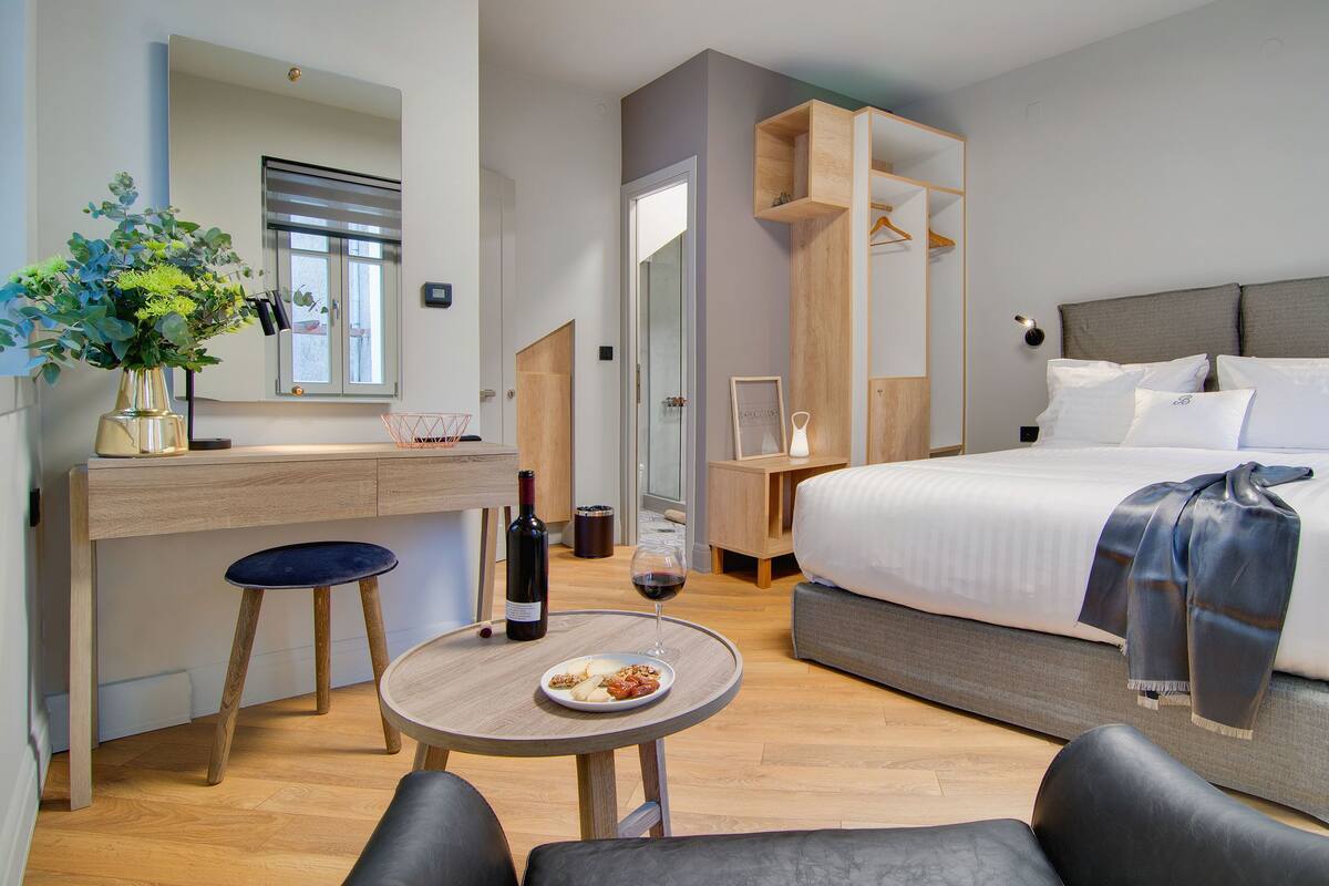 Premium bedding, minibar, in-room safe, individually decorated