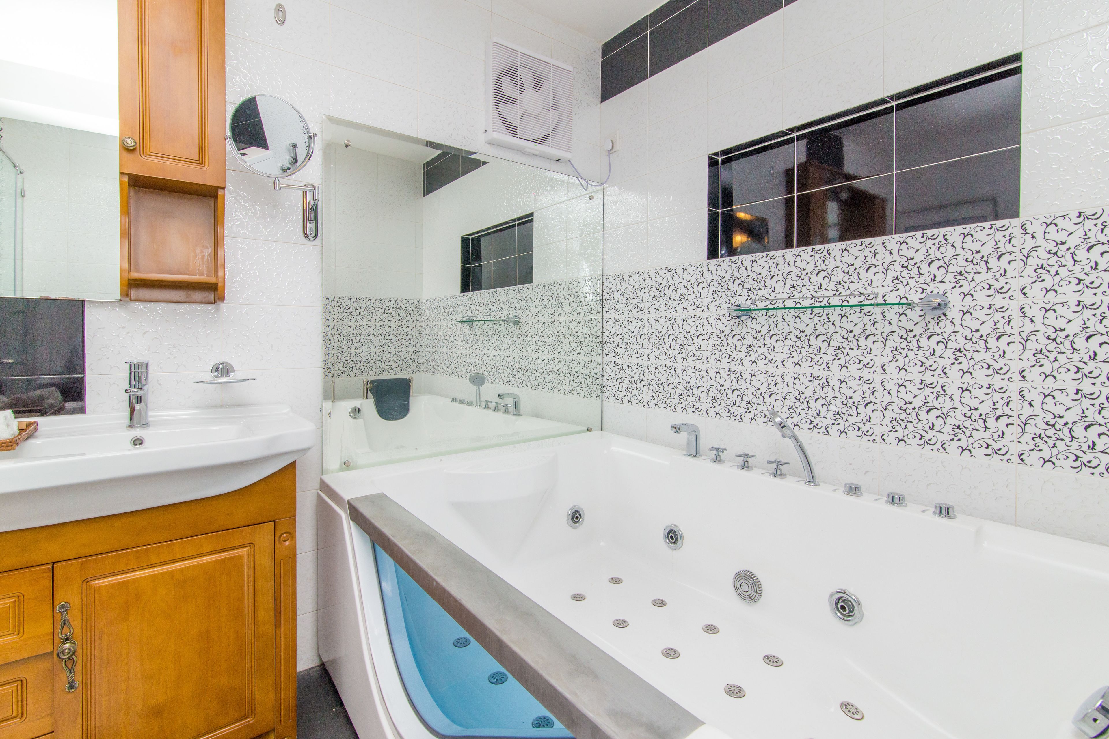 double room | jetted bathtub