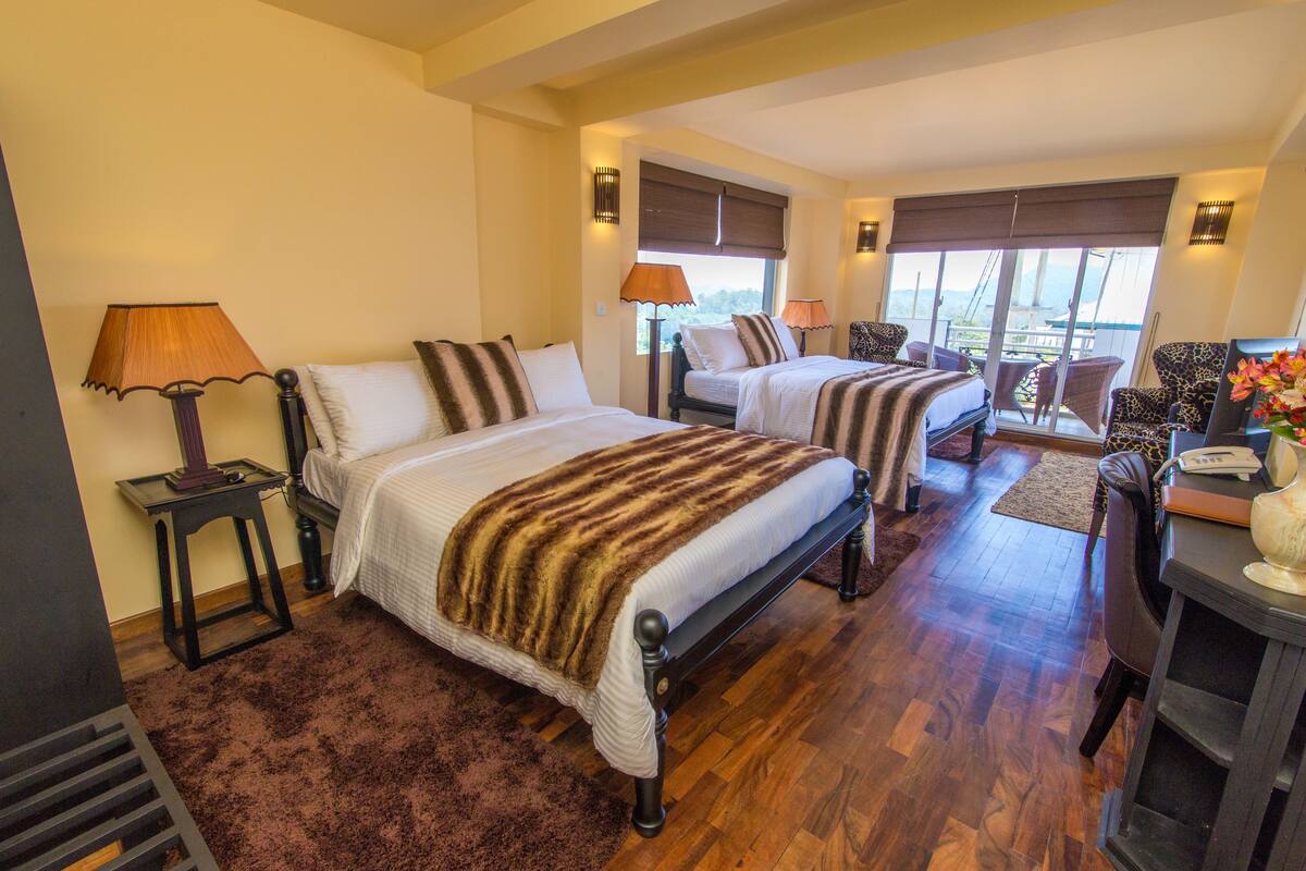 Maple | 1 bedroom, Egyptian cotton sheets, premium bedding, down comforters