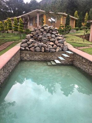 室内游泳池,室外游泳池