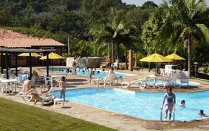 Indoor pool, 4 outdoor pools - Hotel Fazenda Reviver (Araçoiaba da Serra)