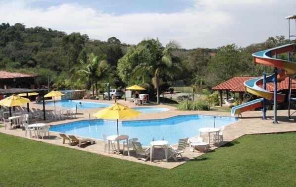 Indoor pool, 4 outdoor pools