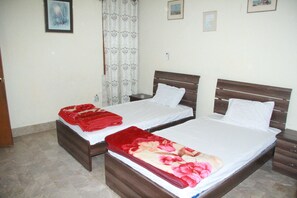 ดีลักซ์บังกะโล, 6 ห้องนอน | 1 ห้องนอน, ตู้นิรภัยในห้องพัก, เตารีด/โต๊ะรีดผ้า, Wi-Fi ฟรี