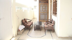 Lobby - Luxury House (Karachi)