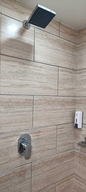 Basic-Zimmer | Badezimmer