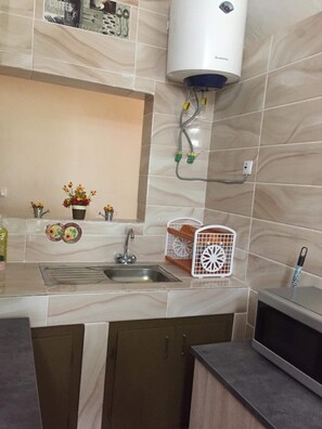 Private kitchen - Residence HEMaG (Abidjan)