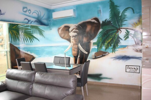 Business Apartment, 1 King Bed | Living area