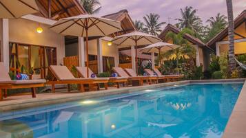 Outdoor pool, pool loungers