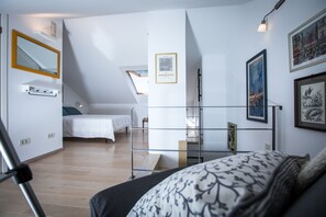 3 habitaciones, tabla de planchar con plancha, wifi y ropa de cama 
