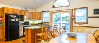 Game Room, Wi-Fi, Bikes, Beach Supplies, Quiet Street, Central AC\Heat