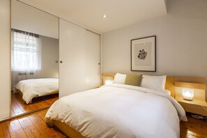 3 bedrooms, iron/ironing board, Internet, bed sheets