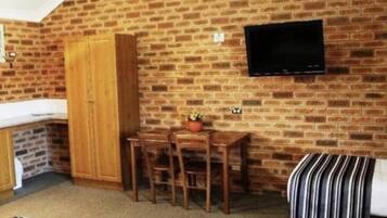 Minibar, in-room safe, iron/ironing board, free WiFi