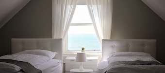 A House Between Mountains and Coast in a Beautiful and Quiet sea Village