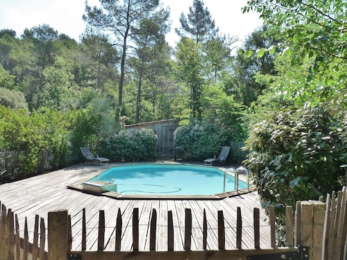 In the heart of nature, a welcoming nest with swimming pool to recharge your batteries