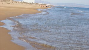 On the beach - Luxurious apartment with direct sea view (free WIFI, 5 minutes to the beach) (Gardamar des Segura)