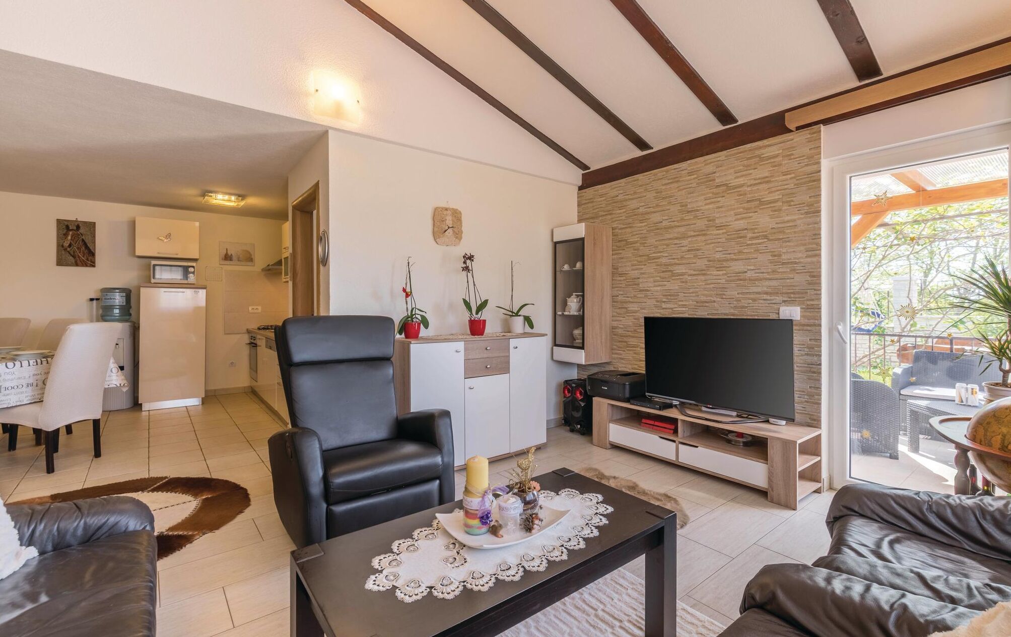 Smart-TV, Kamin, DVD-Player