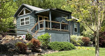 Suloinen mökki suuret vuoristomaisemat. 12 minuuttia DT Ashevilleen